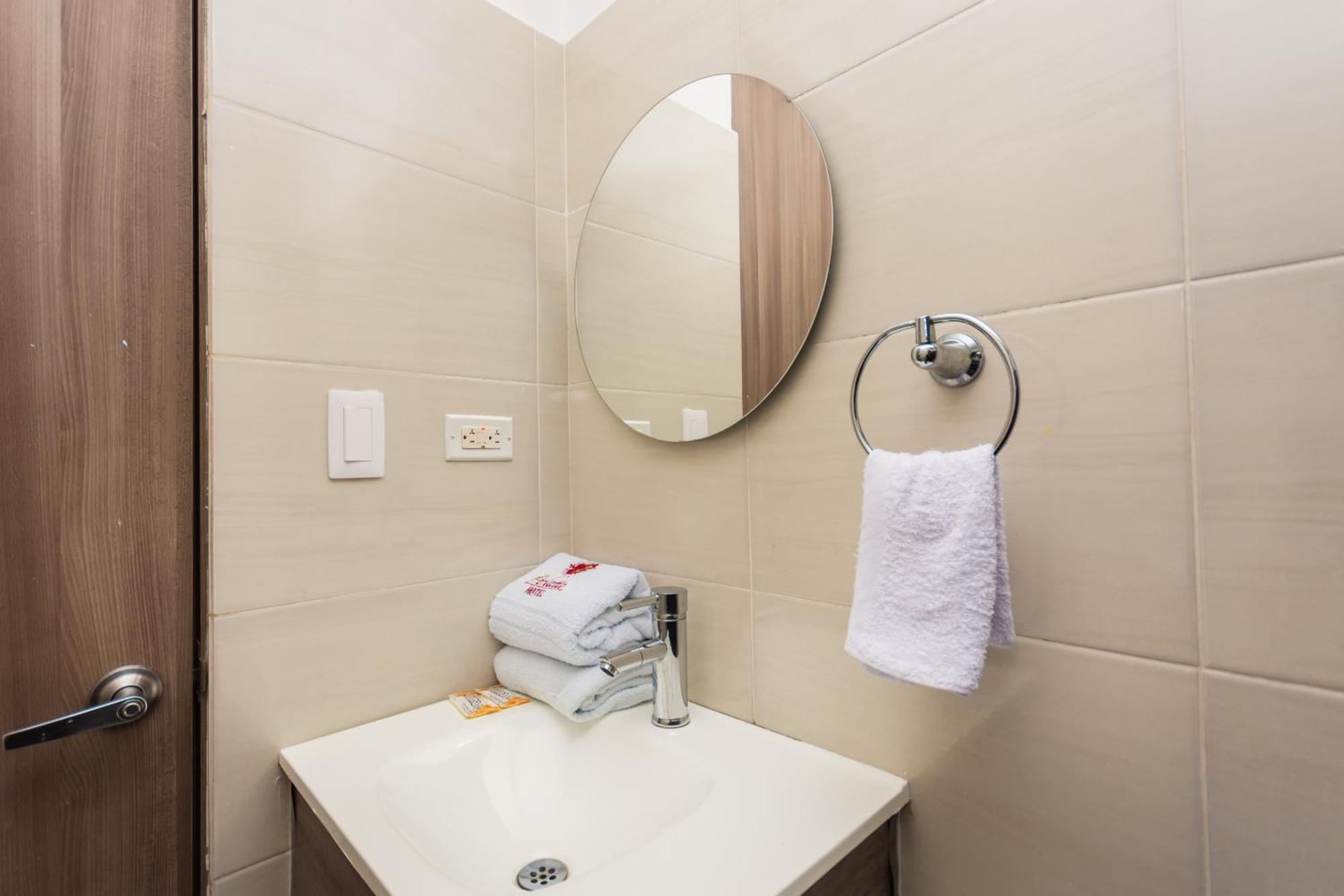 Ayenda 1250 Perlatto Hotel Bello Luaran gambar